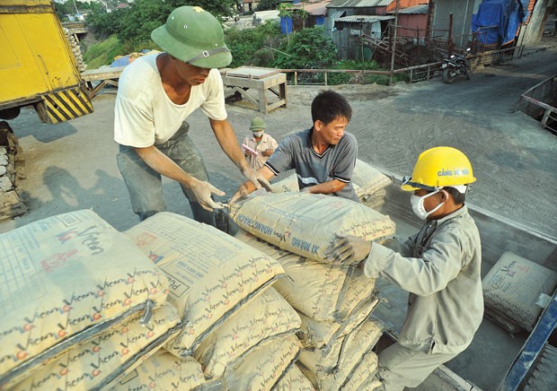 Doanh nghiệp vật liệu “chai sạn” với khó khăn